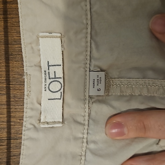 Ann Taylor Loft Marisa capri pants light tan color size womens 6 - Picture 3 of 5